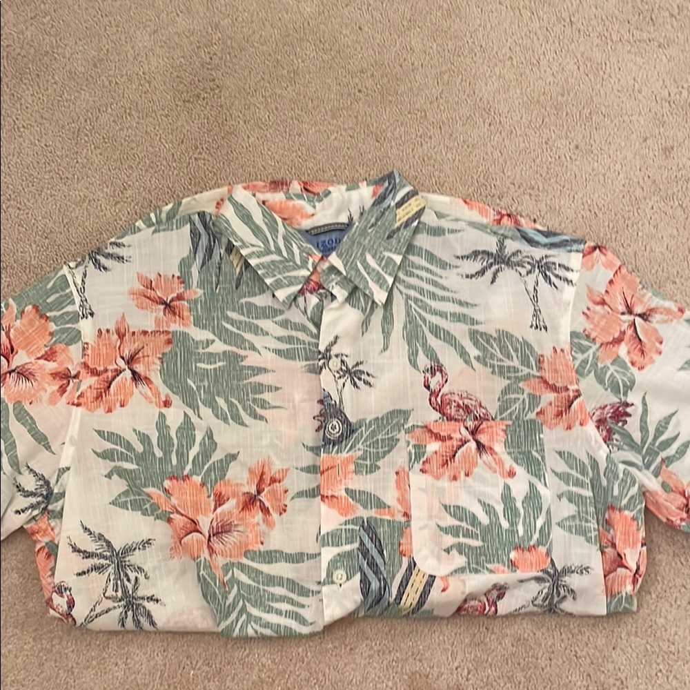Izod Floral Hawaiian short sleeved Shirt